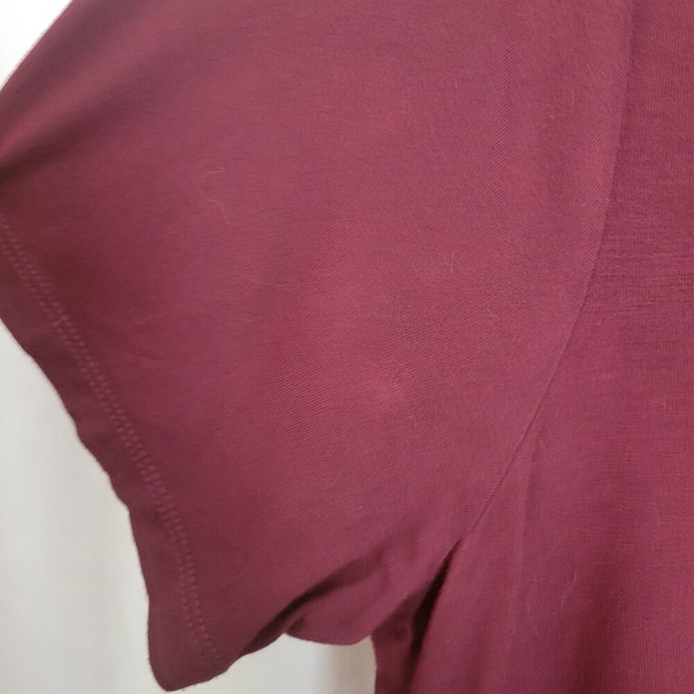 Cupio T-shirt Burgundy V-neck hi-low 1X Plus business casual stretch relaxed - Picture 5 of 10